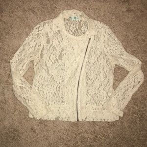 ❤️Ivory Lace Zip Top
